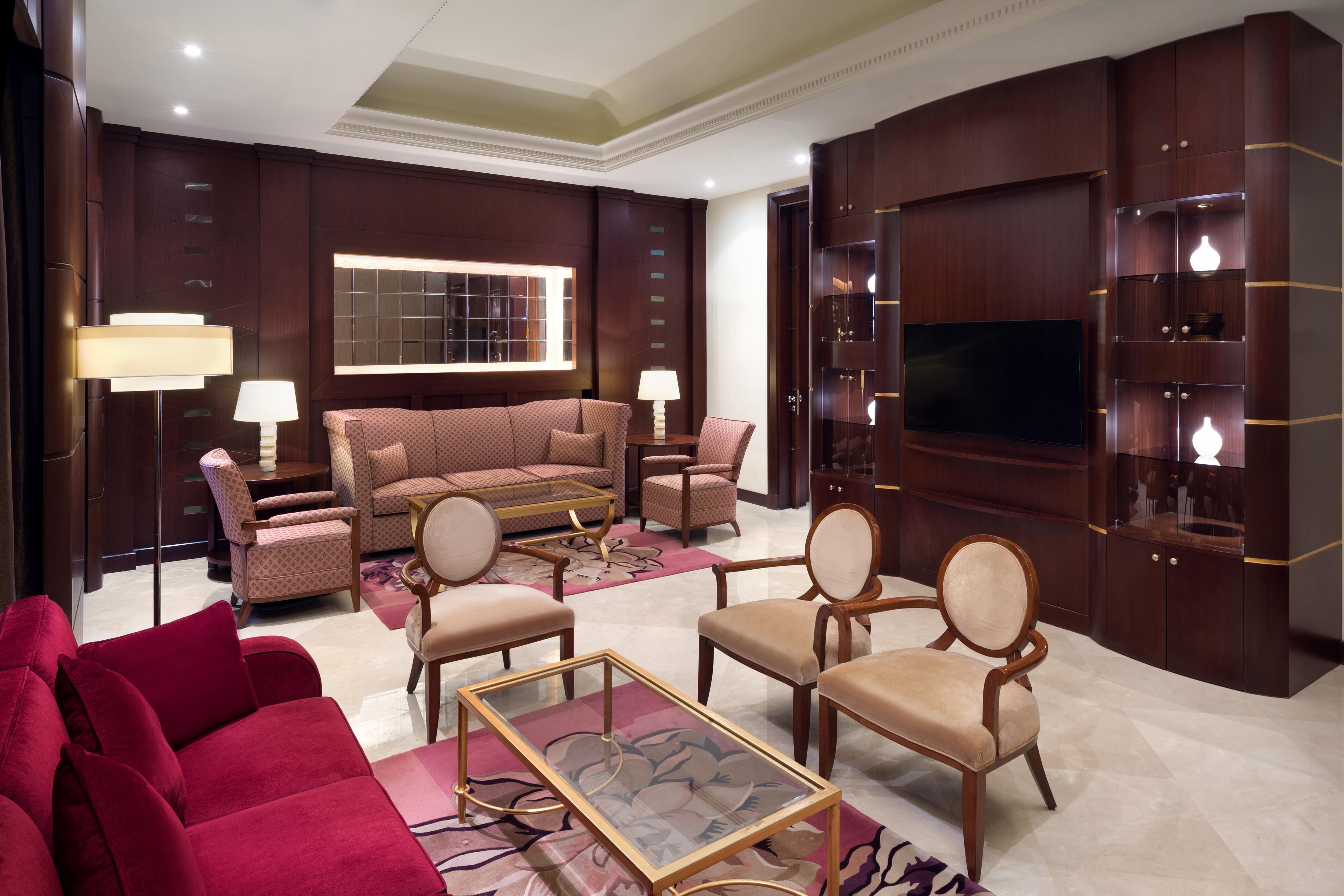 Отель Crowne Plaza Al Khobar By Ihg Экстерьер фото A suite at the Emirates Palace