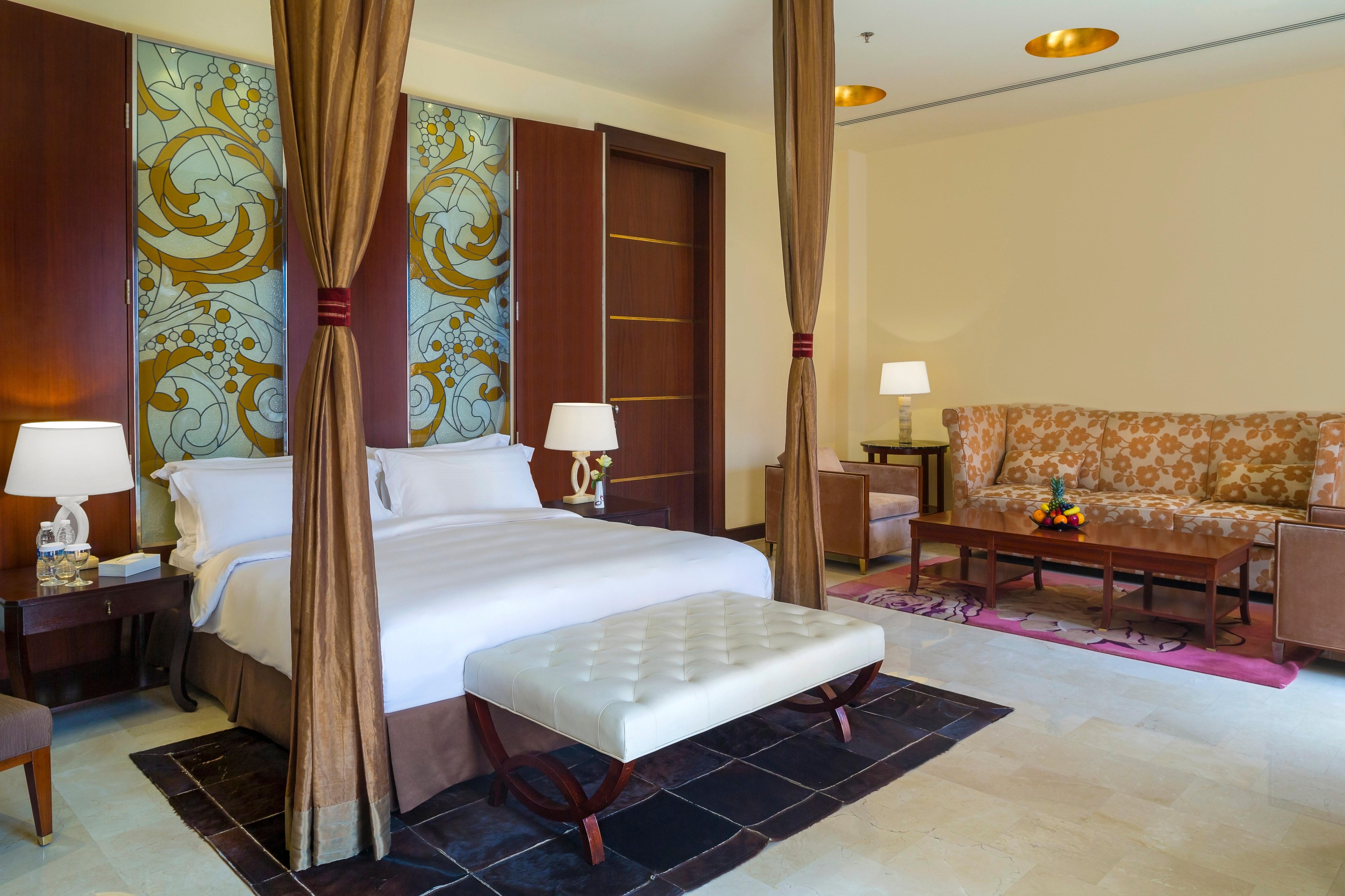 Отель Crowne Plaza Al Khobar By Ihg Экстерьер фото A bedroom at the Ritz-Carlton, DIFC