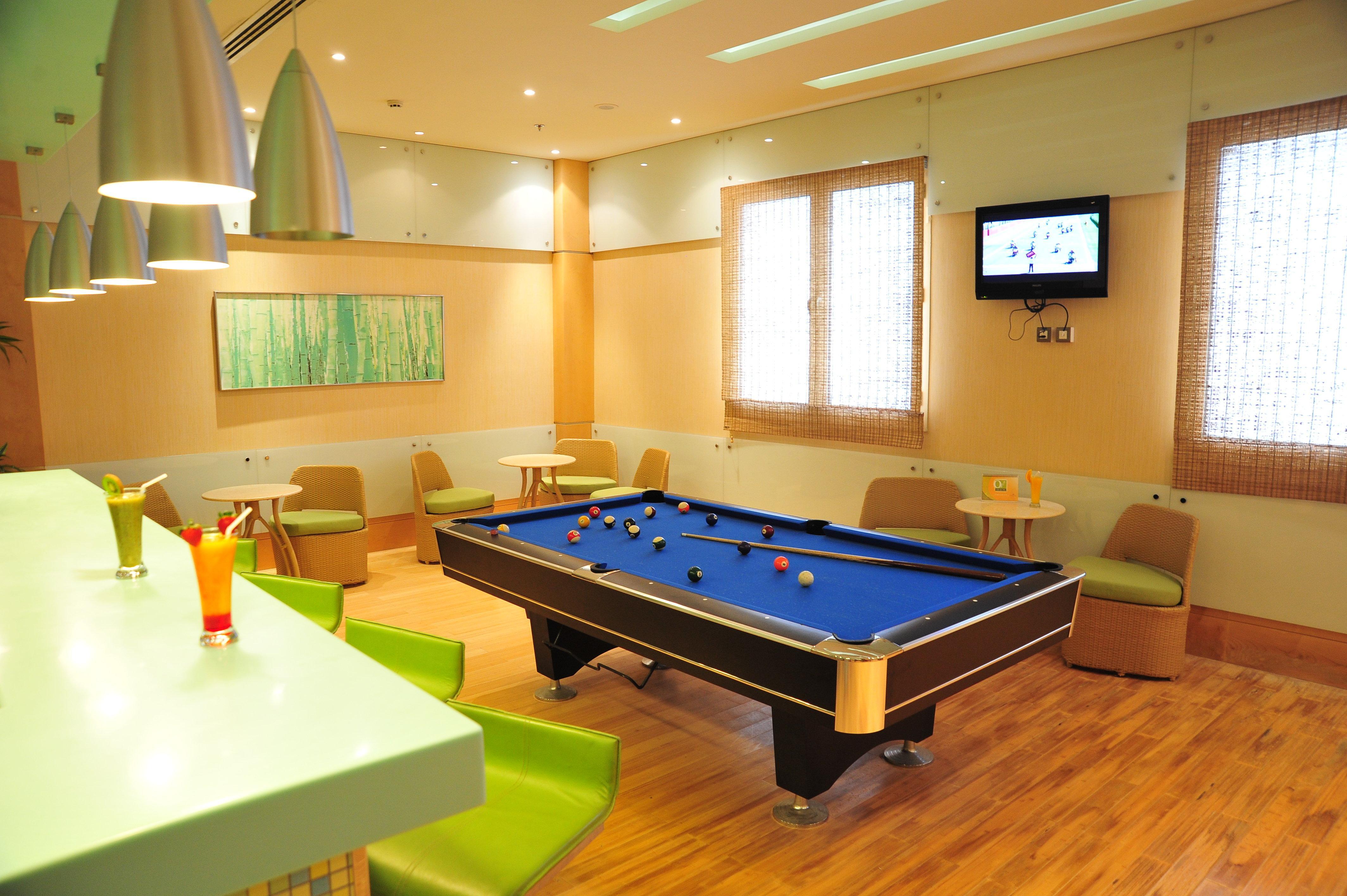 Отель Crowne Plaza Al Khobar By Ihg Экстерьер фото A pool table at a hotel